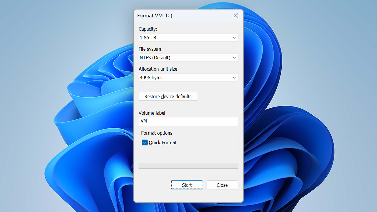 the process of formatting a SanDisk SD card in Windows